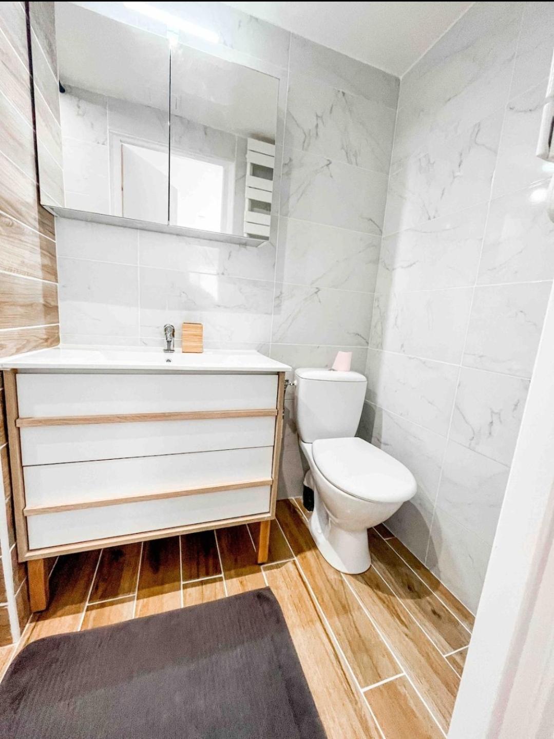 La Chrysalide Apartment La Crau Phòng bức ảnh