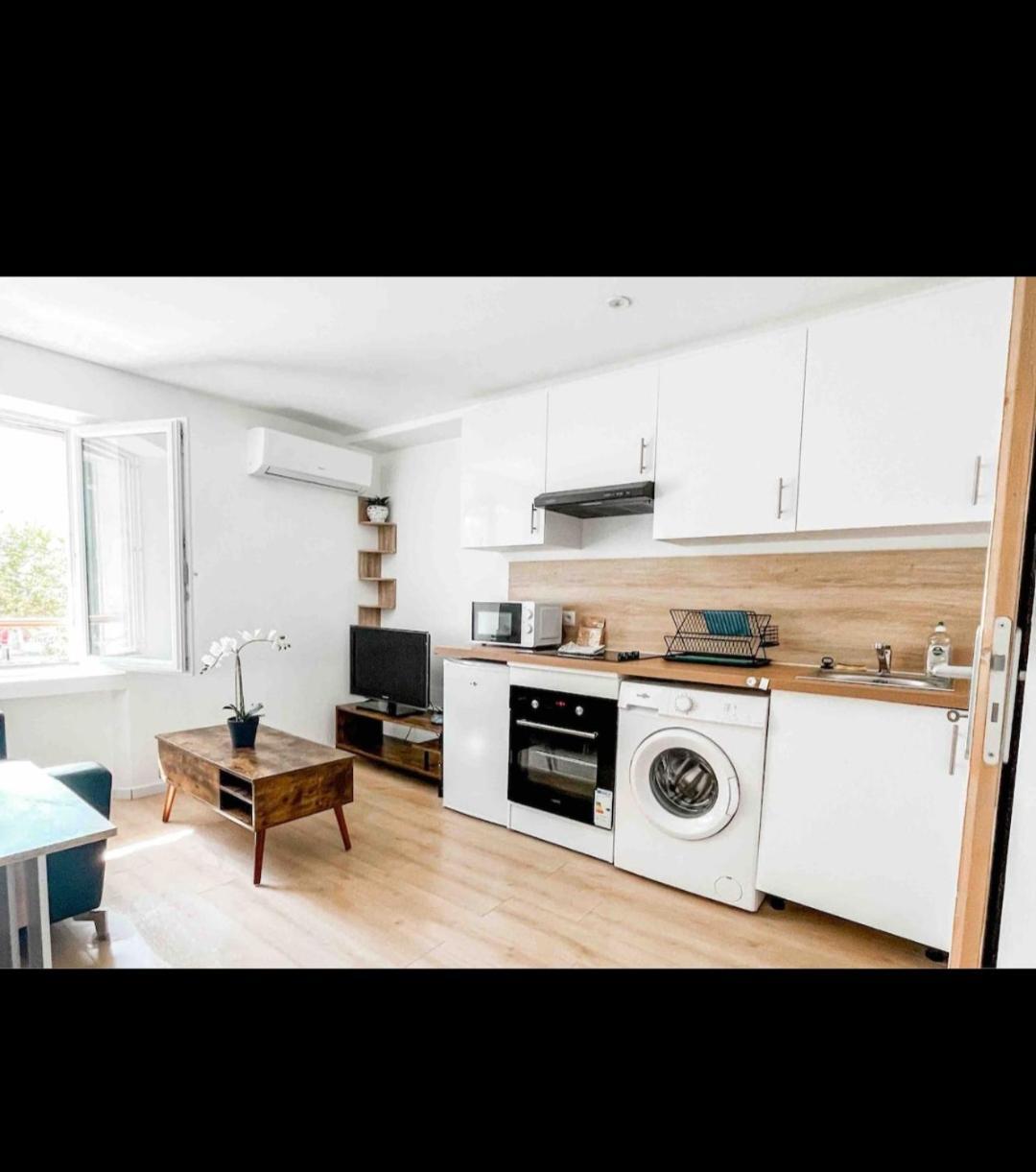 La Chrysalide Apartment La Crau Phòng bức ảnh